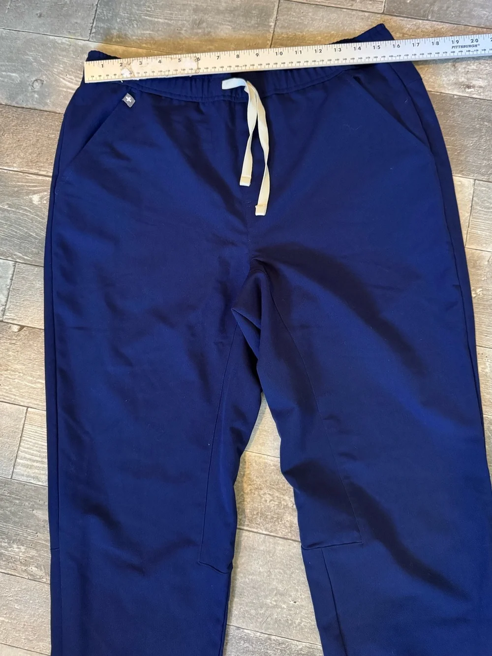 Figs Men's Navy Drawstring Jogger medical scrubs with White Cord size medium